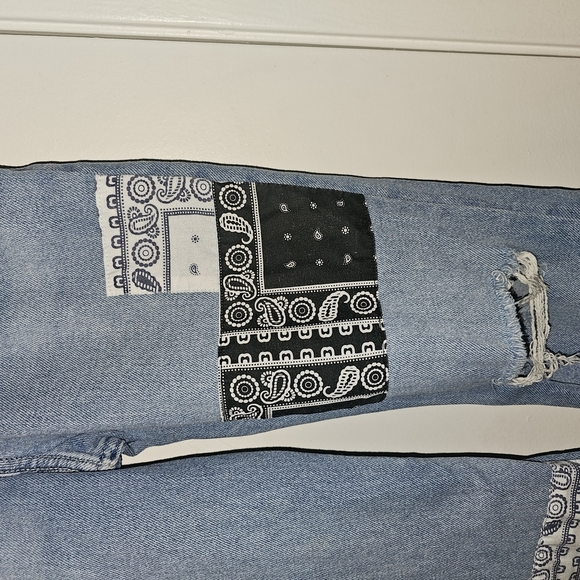 Hollister Blue Boyfriend Jeans with Distressed Rips - Picture 2 of 6